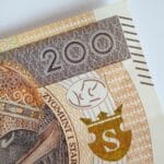 Symbolika kolorów w prozie i poezji: jak barwy budują nastrój i sens utworu